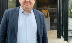 Kim spyr um afturbering av MVG á leigubilum